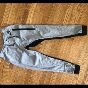 Nike tech fleece sweats size XS